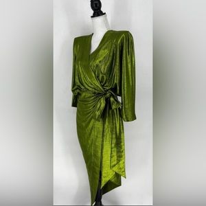 Only worn once | size 8 | like new |metallic fabric